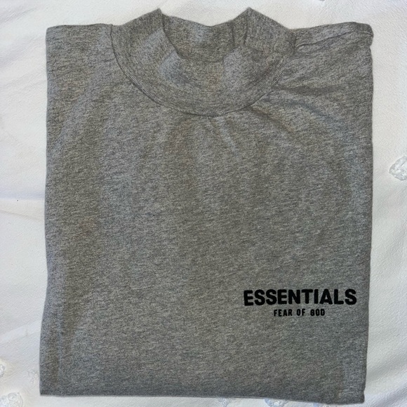 Fear of God Essentials Long Sleeve Cotton T-Shirt - Picture 4 of 11